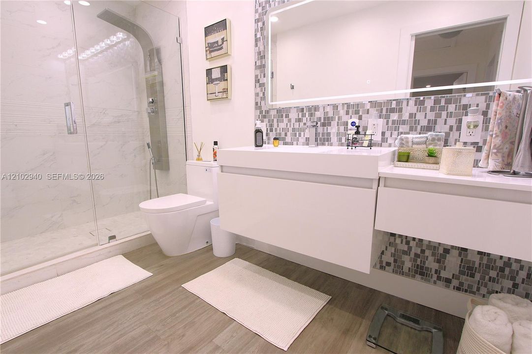 En Venta: $498,000 (2 camas, 2 baños, 1423 Pies cuadrados)