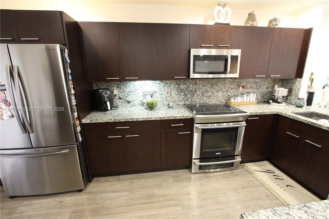 En Venta: $498,000 (2 camas, 2 baños, 1423 Pies cuadrados)