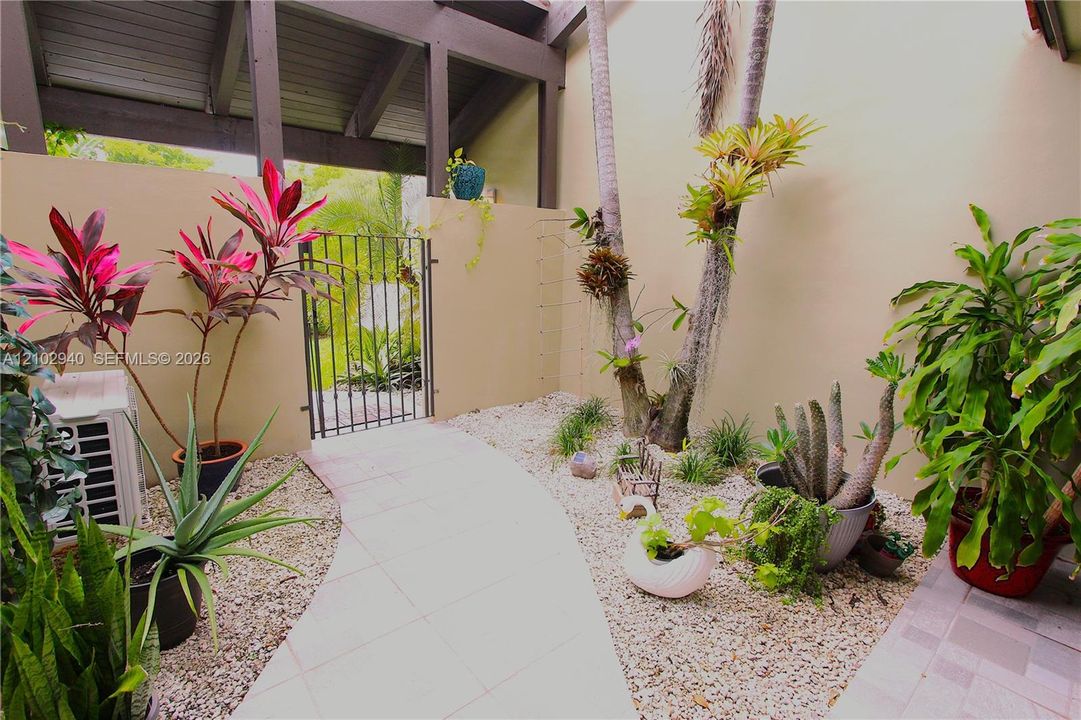 En Venta: $498,000 (2 camas, 2 baños, 1423 Pies cuadrados)