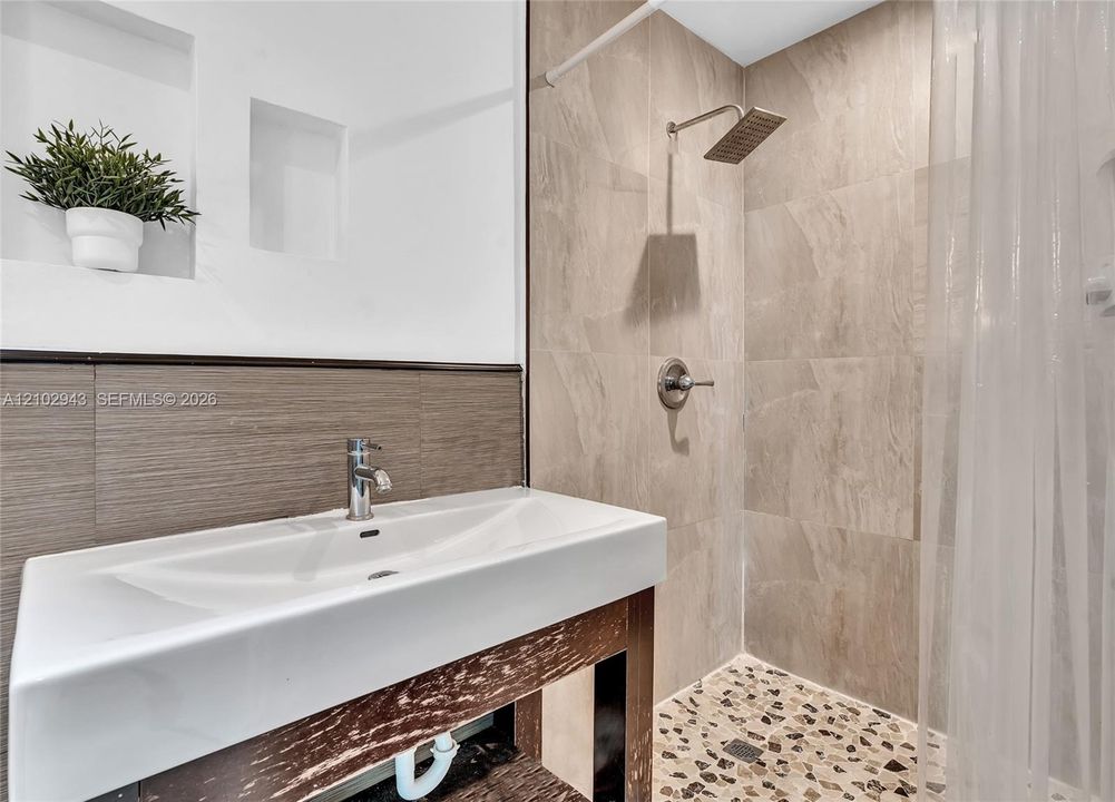 En Renta: $8,500 (5 camas, 4 baños, 2943 Pies cuadrados)