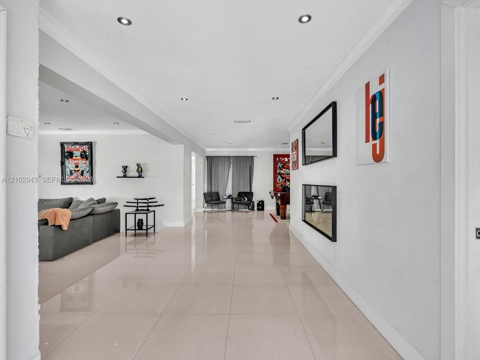 En Renta: $8,500 (5 camas, 4 baños, 2943 Pies cuadrados)