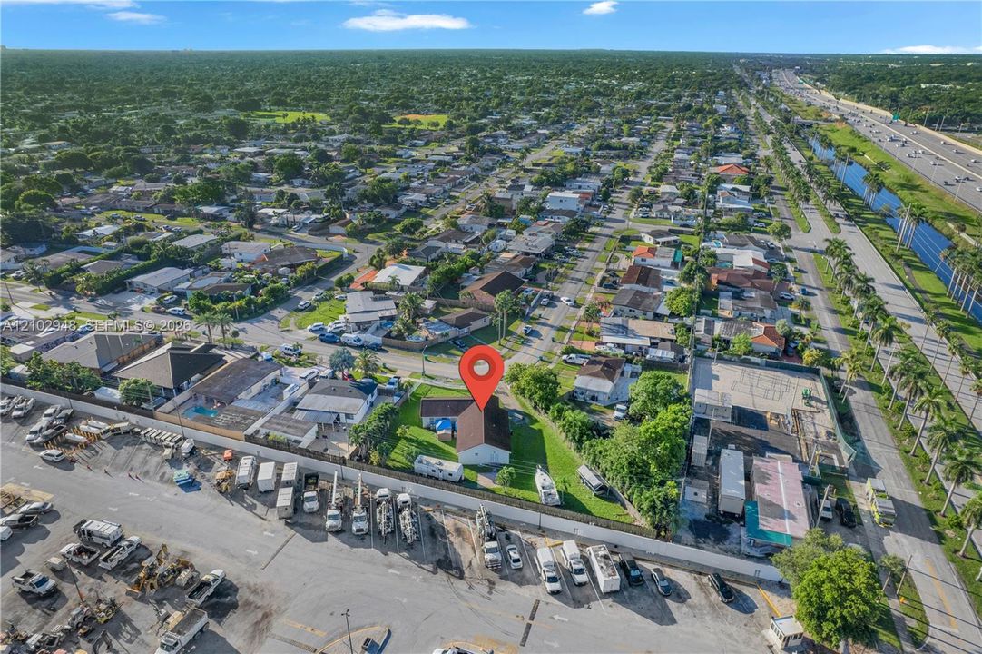 En Venta: $873,000 (5 camas, 3 baños, 2277 Pies cuadrados)