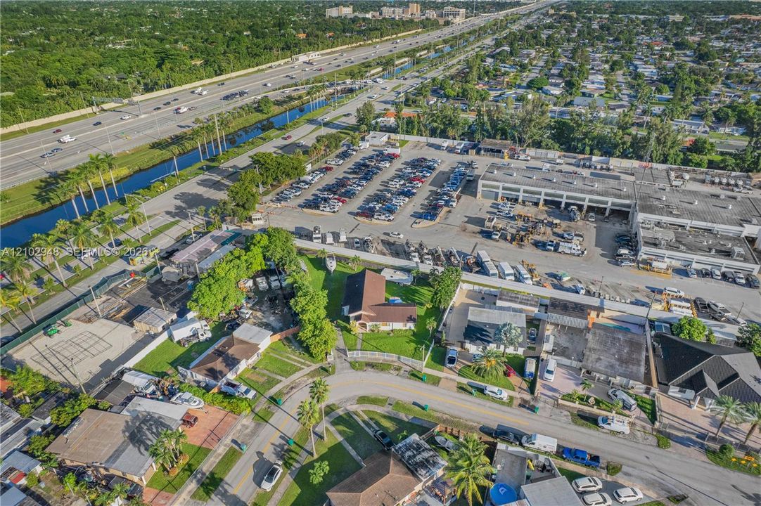 En Venta: $873,000 (5 camas, 3 baños, 2277 Pies cuadrados)