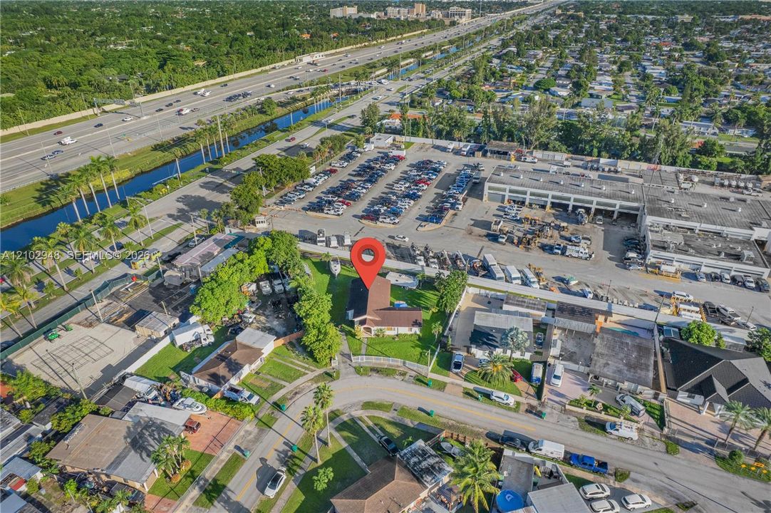 En Venta: $873,000 (5 camas, 3 baños, 2277 Pies cuadrados)