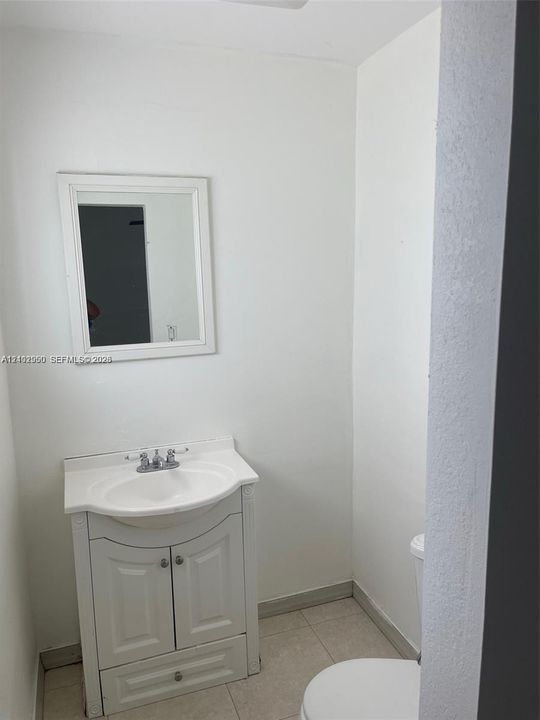 1/2 Bath
