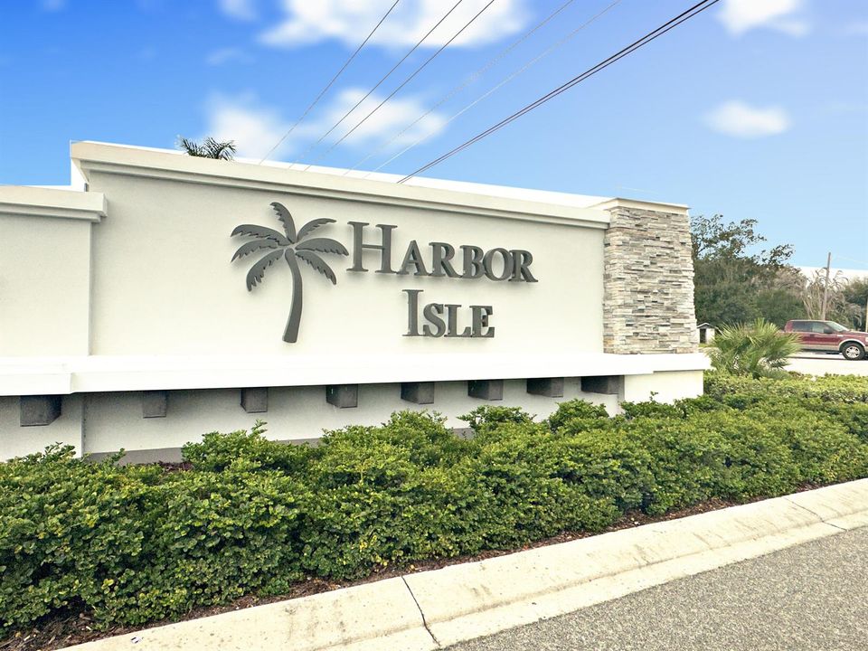 4501 jolly roger mnr-harbor isle sign
