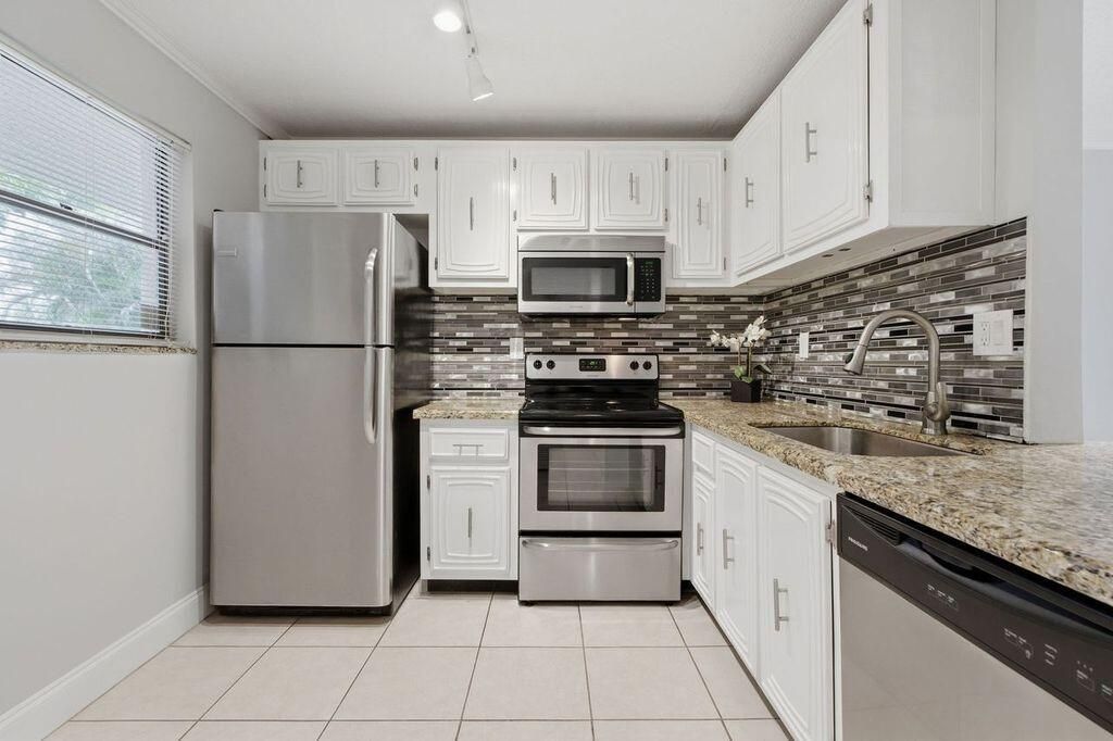 Travis kitchen 2