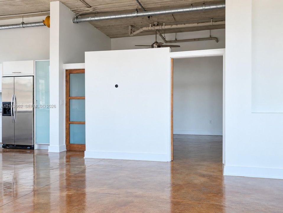 For Rent: $2,850 (1 beds, 1 baths, 1074 Square Feet)