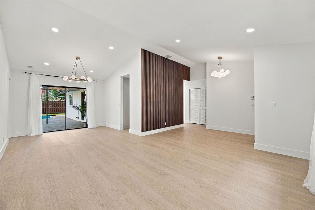 12-web-or-mls-10742-nw-18th-ct