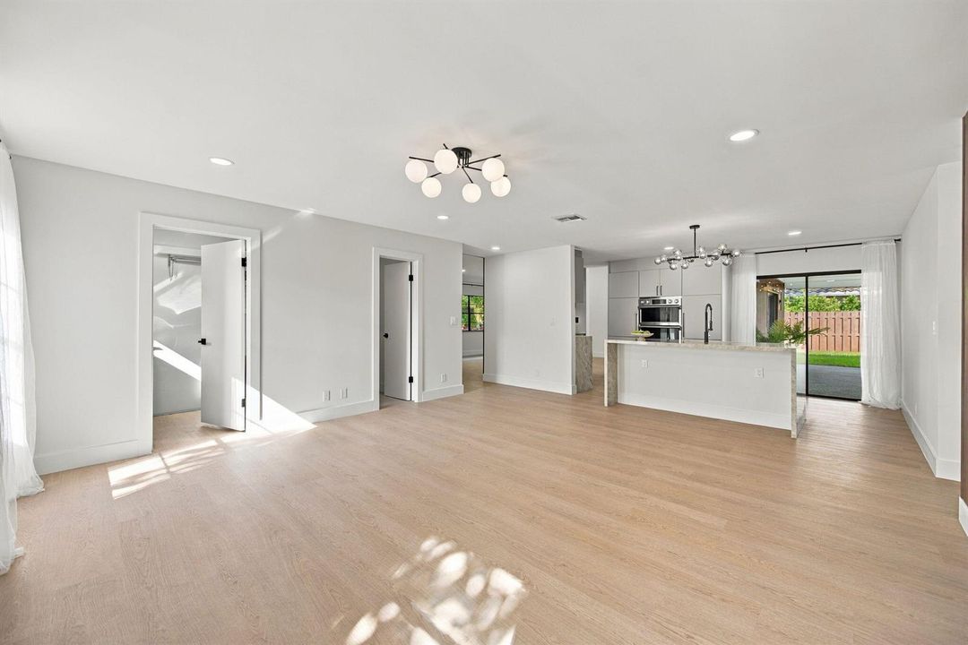14-web-or-mls-10742-nw-18th-ct