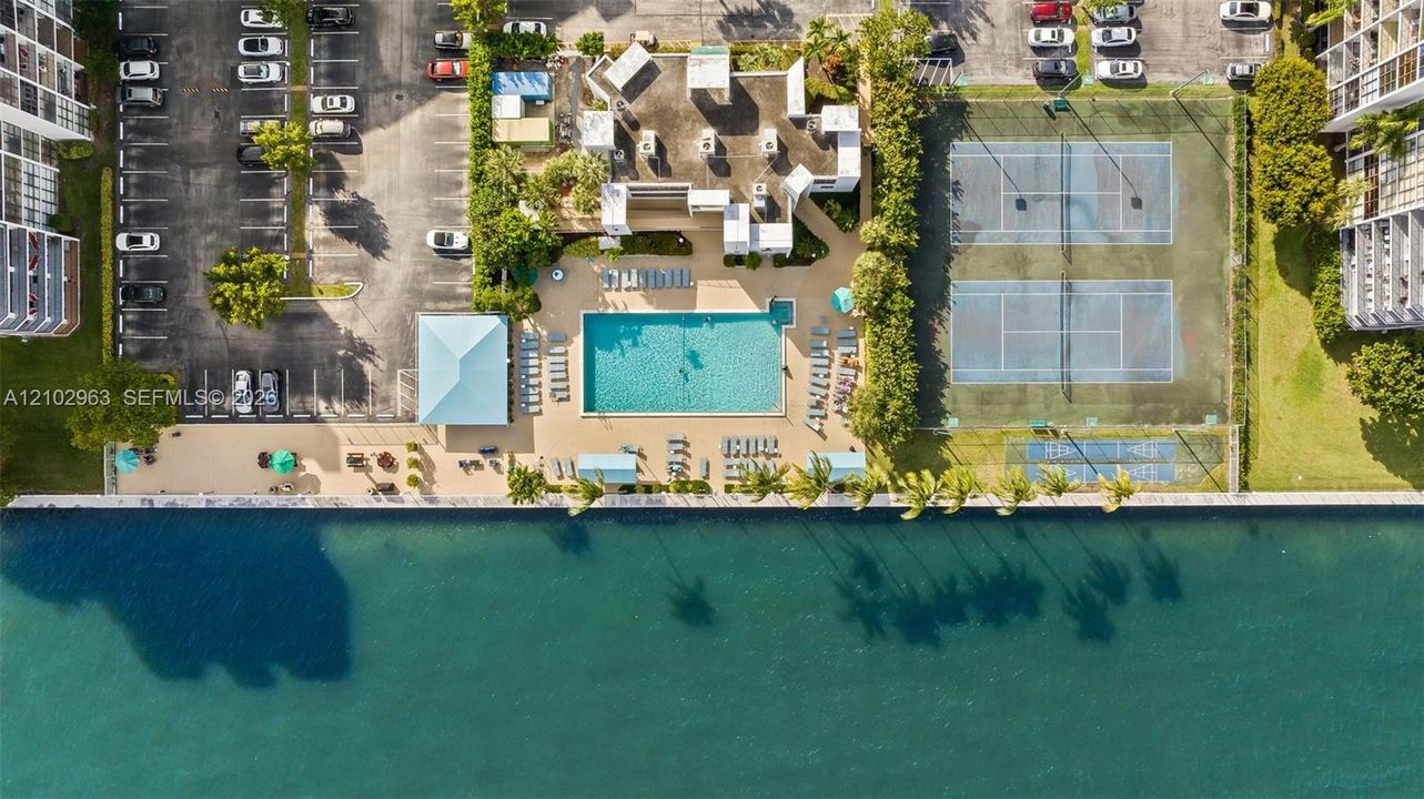 En Venta: $349,000 (2 camas, 2 baños, 1430 Pies cuadrados)