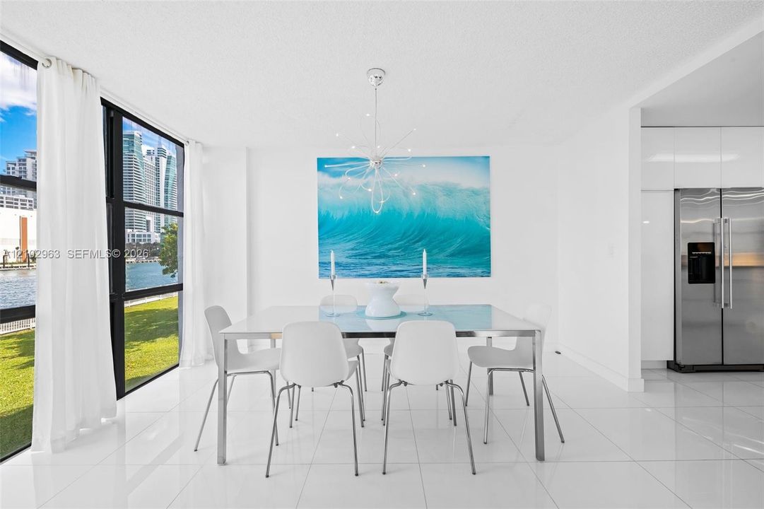 En Venta: $349,000 (2 camas, 2 baños, 1430 Pies cuadrados)