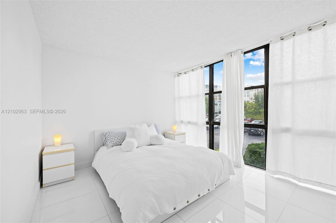 En Venta: $349,000 (2 camas, 2 baños, 1430 Pies cuadrados)