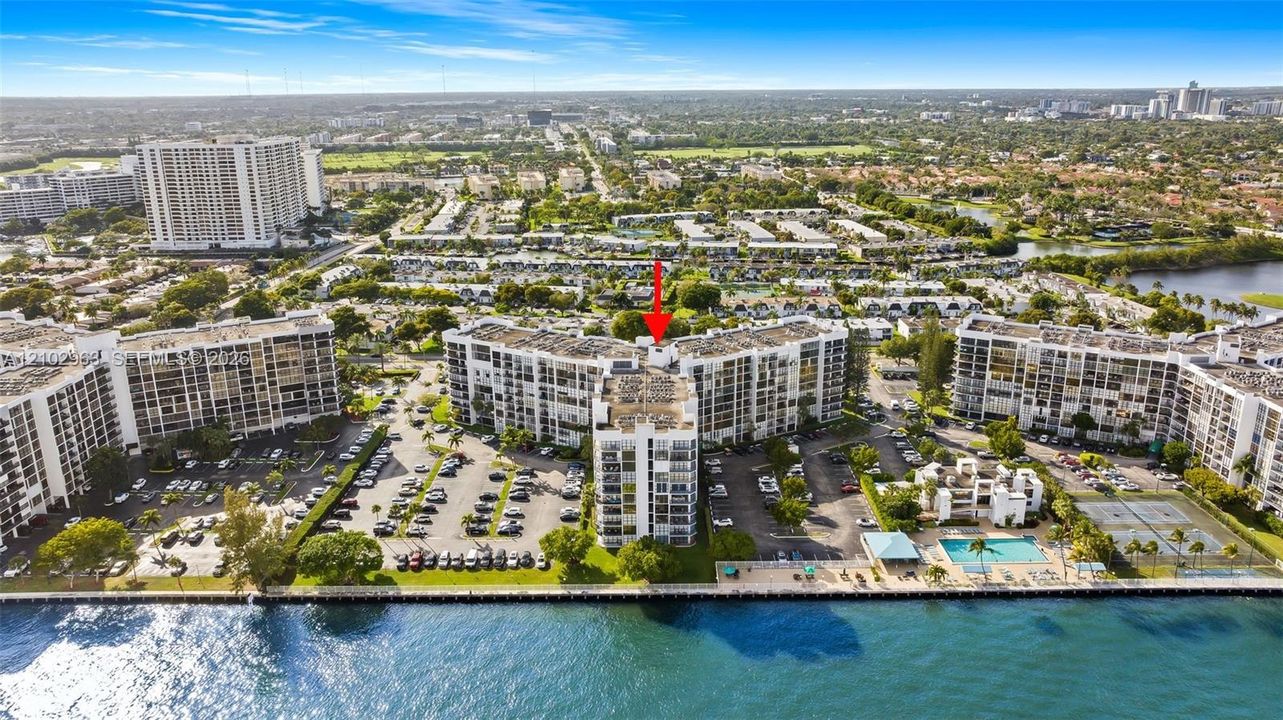 En Venta: $349,000 (2 camas, 2 baños, 1430 Pies cuadrados)