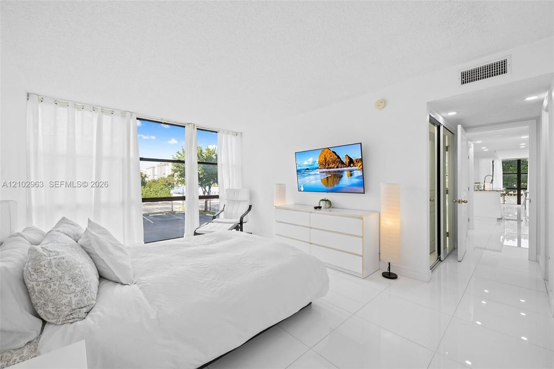 En Venta: $349,000 (2 camas, 2 baños, 1430 Pies cuadrados)