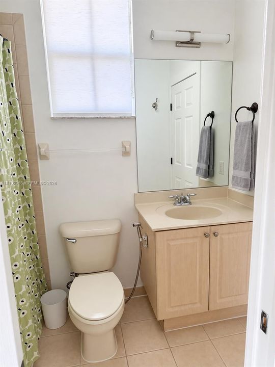 В аренду: $2,900 (3 спален, 2 ванн, 1251 Квадратных фут)