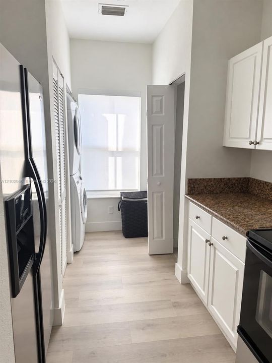 В аренду: $2,900 (3 спален, 2 ванн, 1251 Квадратных фут)