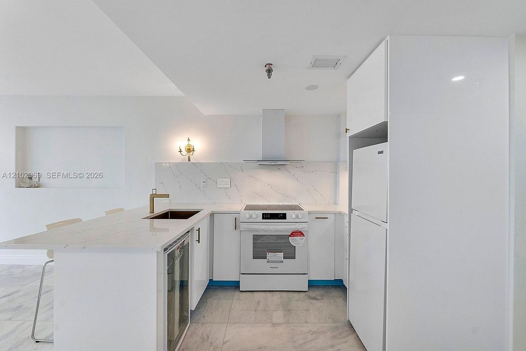 En Venta: $315,500 (0 camas, 1 baños, 370 Pies cuadrados)