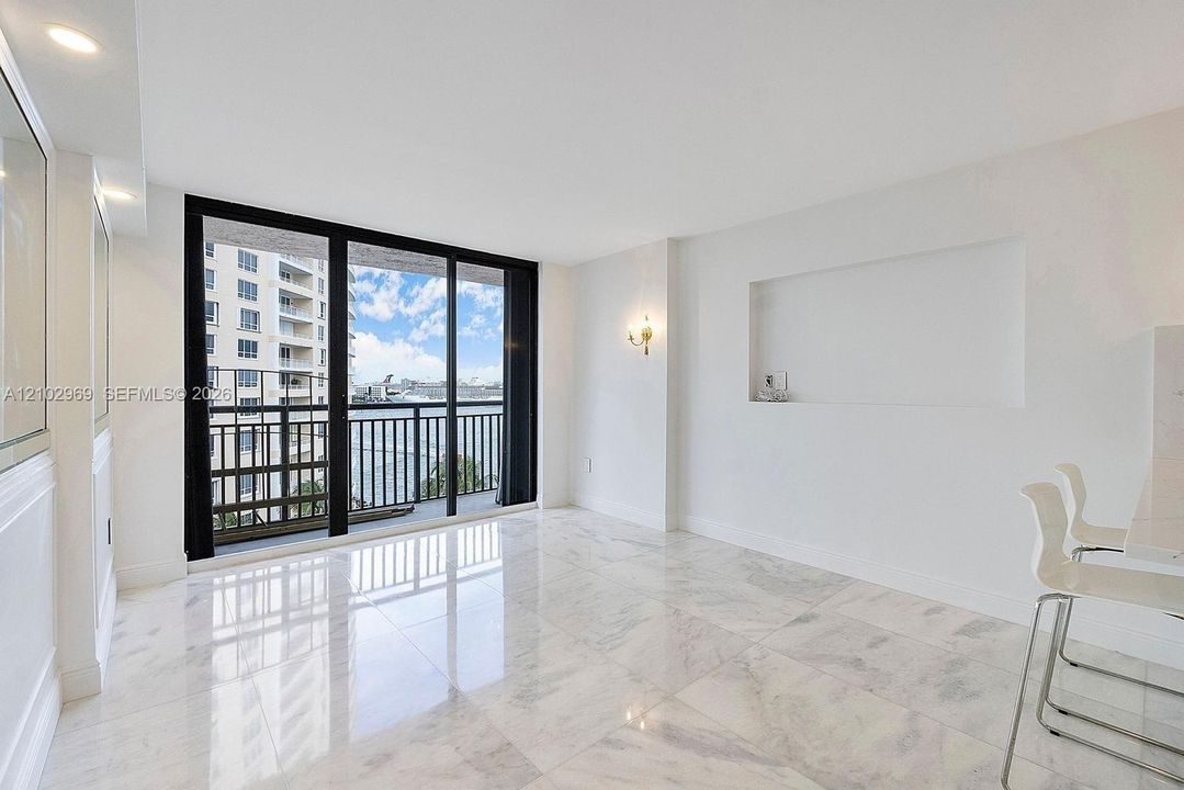 En Venta: $315,500 (0 camas, 1 baños, 370 Pies cuadrados)