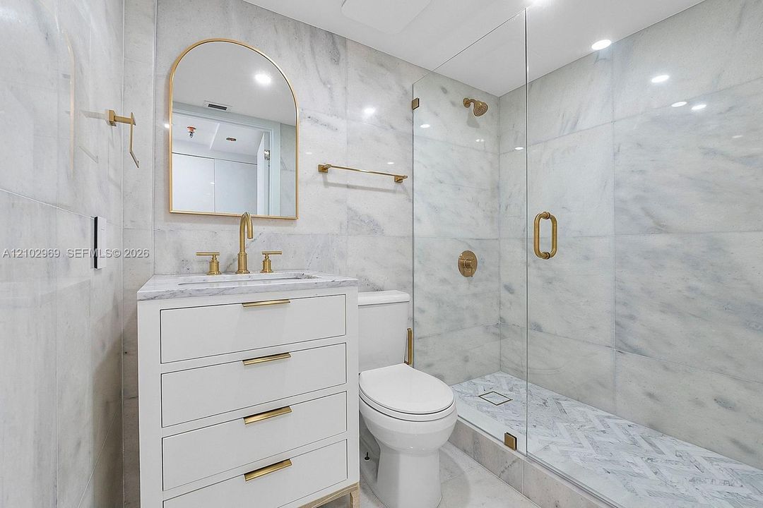 En Venta: $315,500 (0 camas, 1 baños, 370 Pies cuadrados)