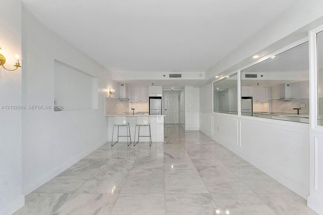 En Venta: $315,500 (0 camas, 1 baños, 370 Pies cuadrados)