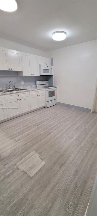 For Rent: $2,300 (3 beds, 1 baths, 0 Square Feet)