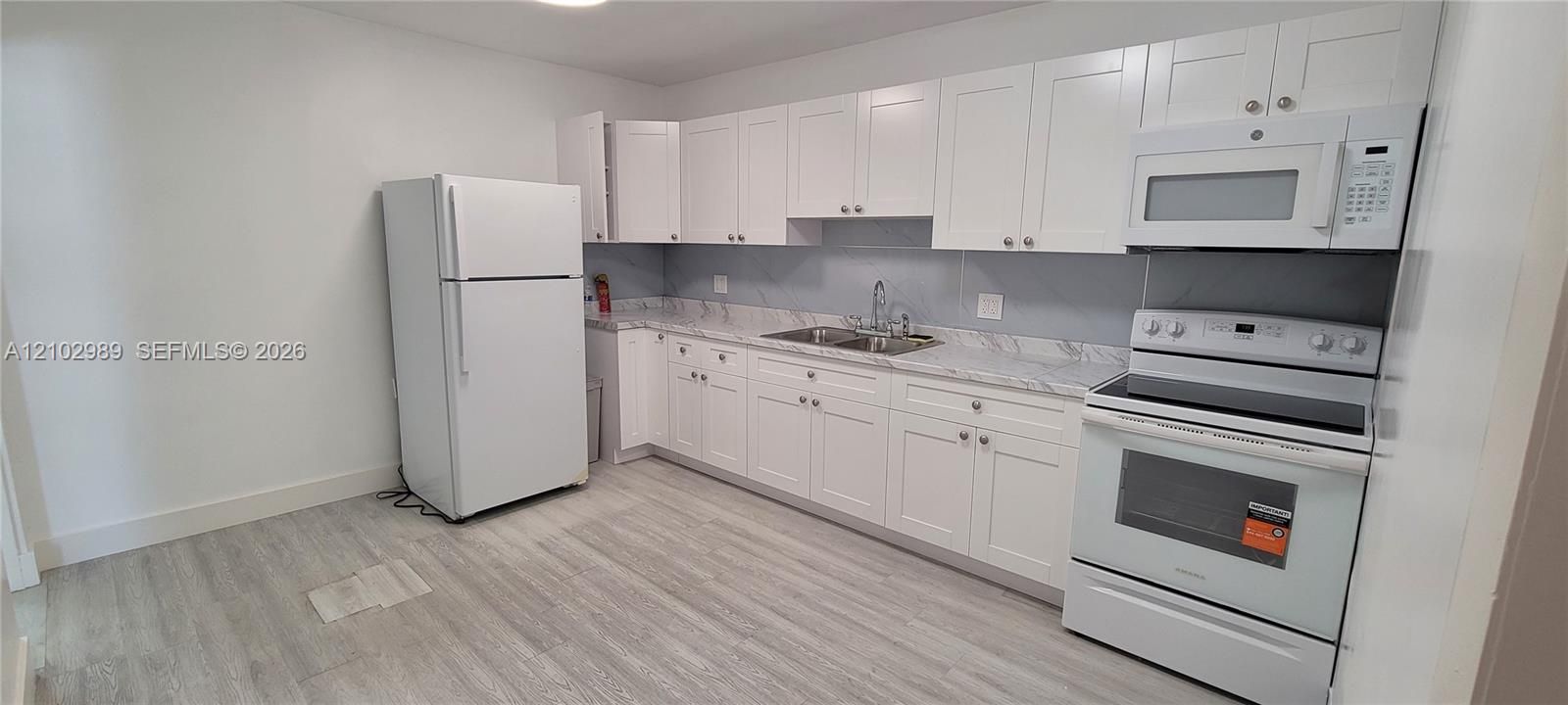 For Rent: $2,300 (3 beds, 1 baths, 0 Square Feet)