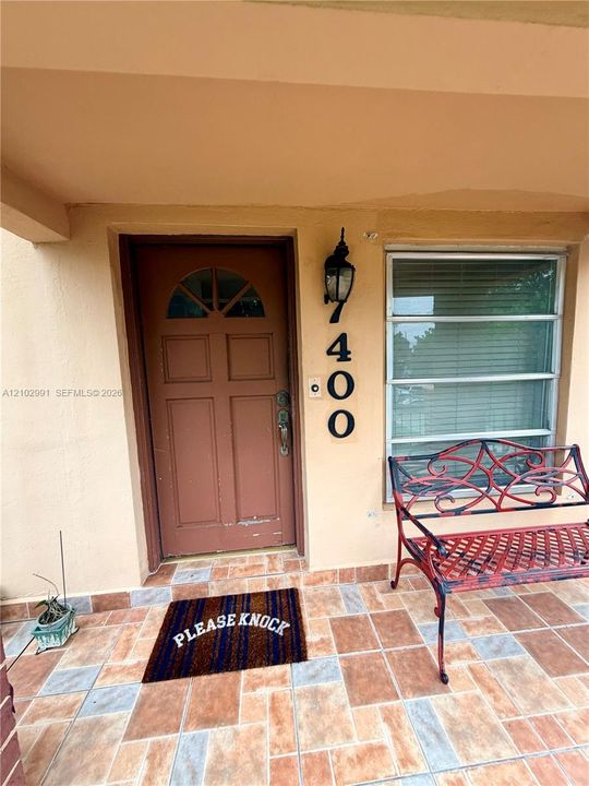 For Sale: $699,000 (5 beds, 4 baths, 2427 Square Feet)