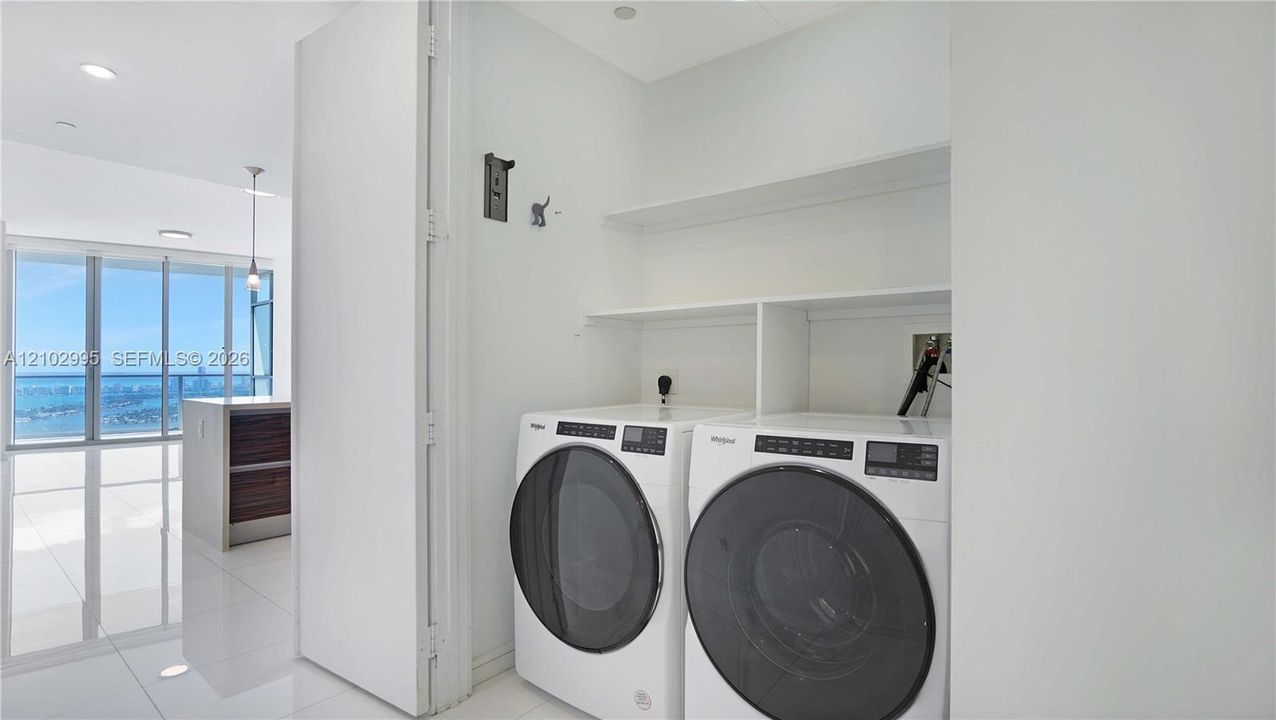В аренду: $6,950 (2 спален, 2 ванн, 1557 Квадратных фут)