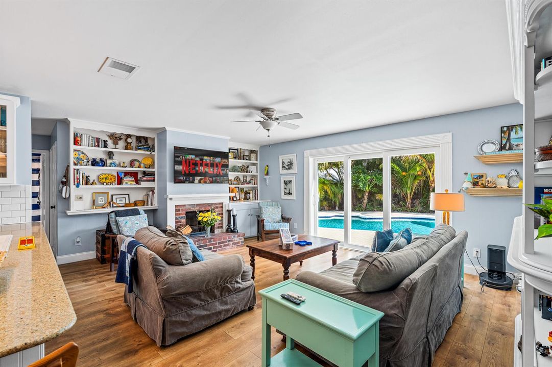 611 East Dr 5 Family Room