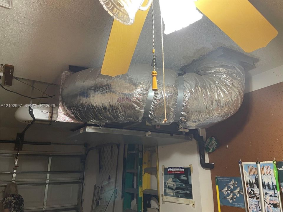 AIR CONDITIONER