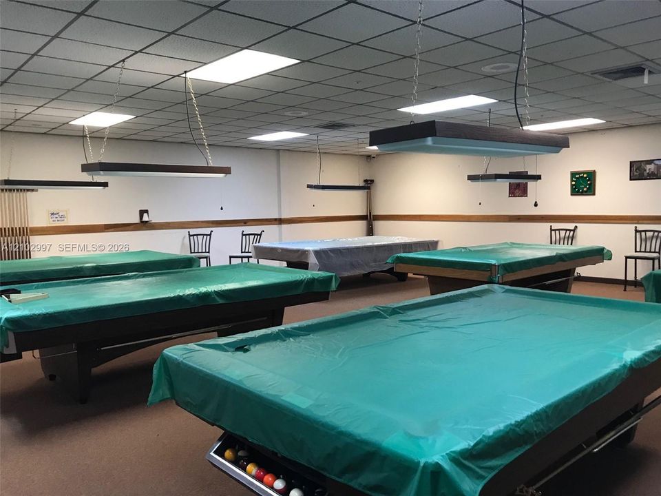 BILLARDS ROOM