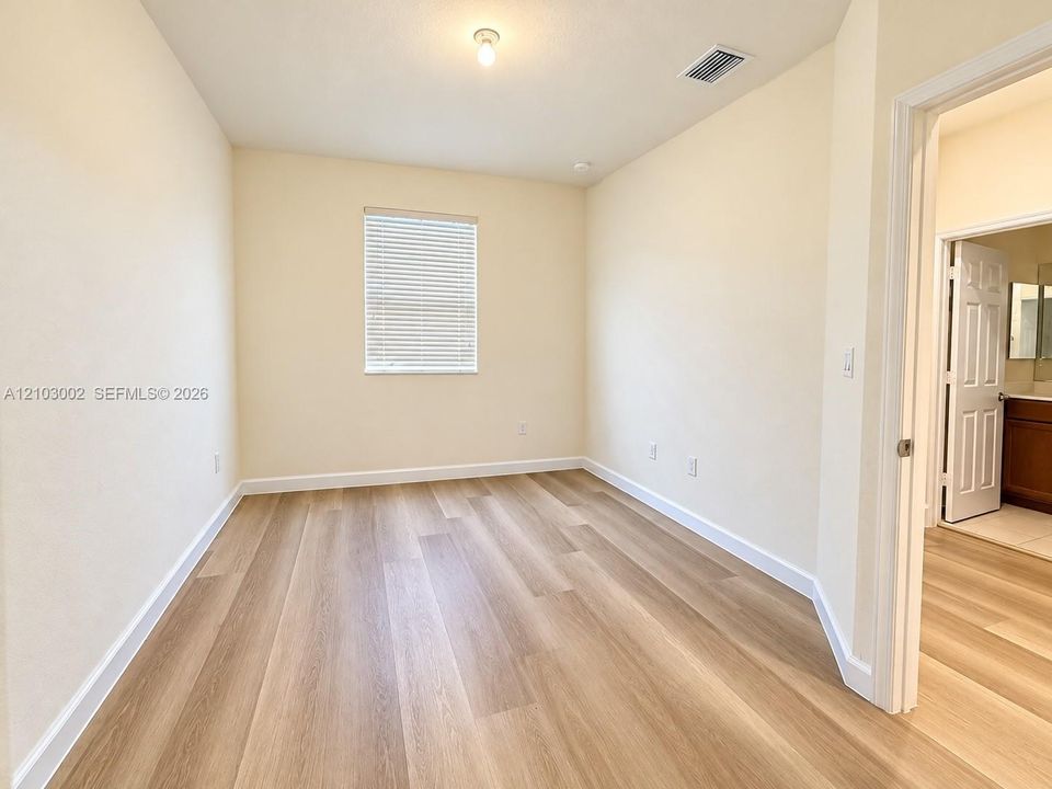 For Rent: $3,100 (3 beds, 2 baths, 1829 Square Feet)