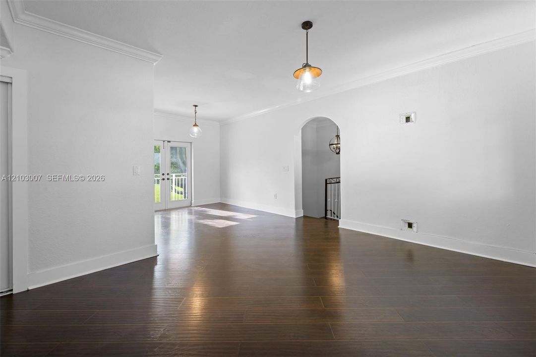 For Rent: $3,000 (3 beds, 2 baths, 1328 Square Feet)