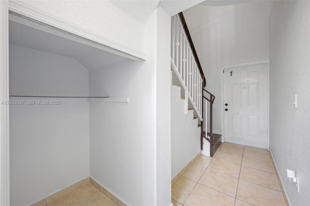 For Rent: $3,000 (3 beds, 2 baths, 1328 Square Feet)