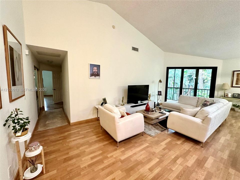 En Venta: $475,000 (3 camas, 2 baños, 1747 Pies cuadrados)