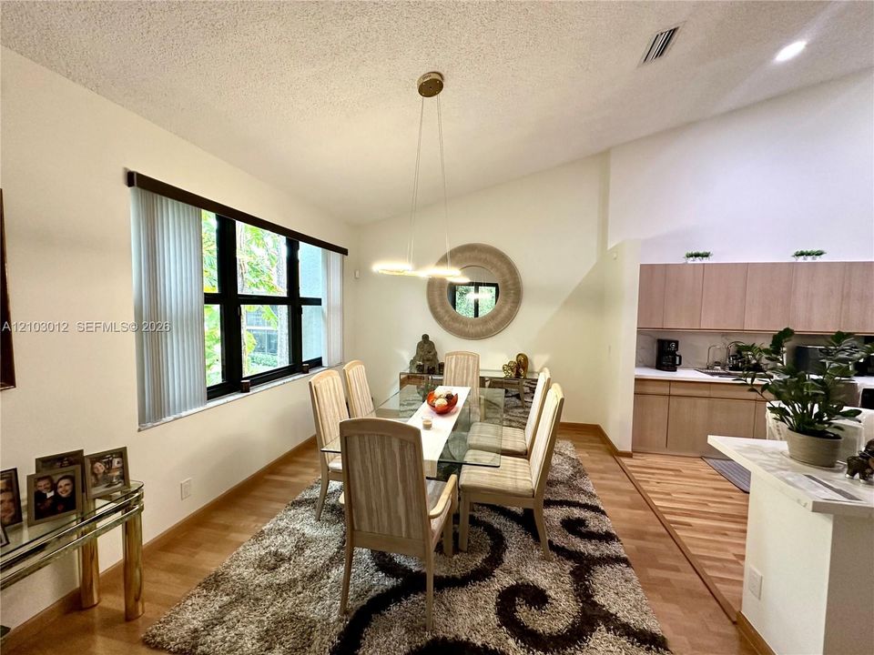 En Venta: $475,000 (3 camas, 2 baños, 1747 Pies cuadrados)