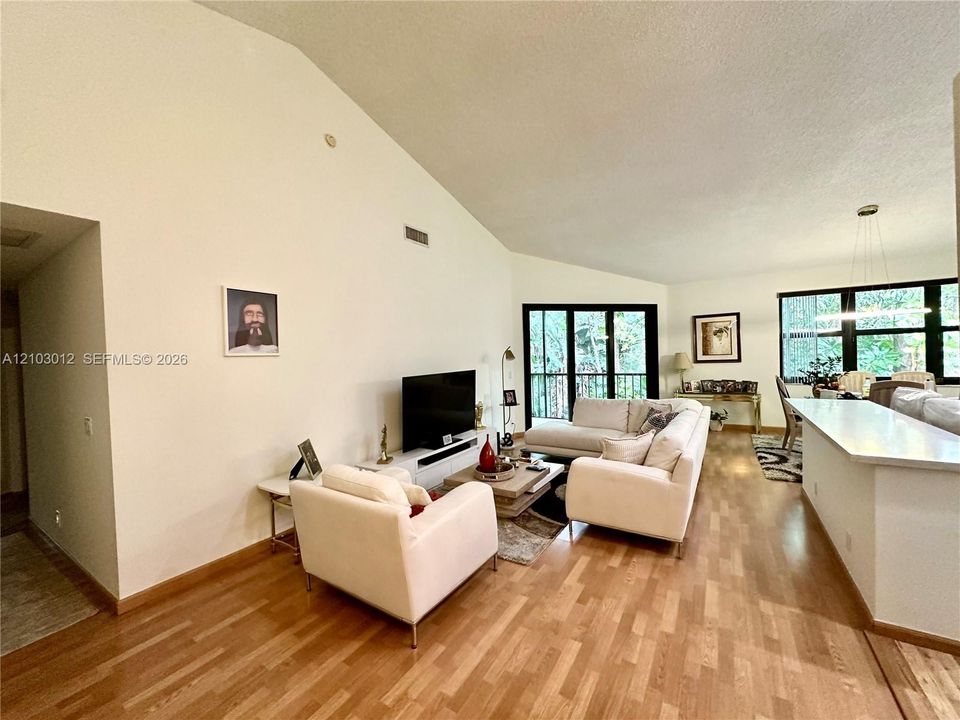 En Venta: $475,000 (3 camas, 2 baños, 1747 Pies cuadrados)