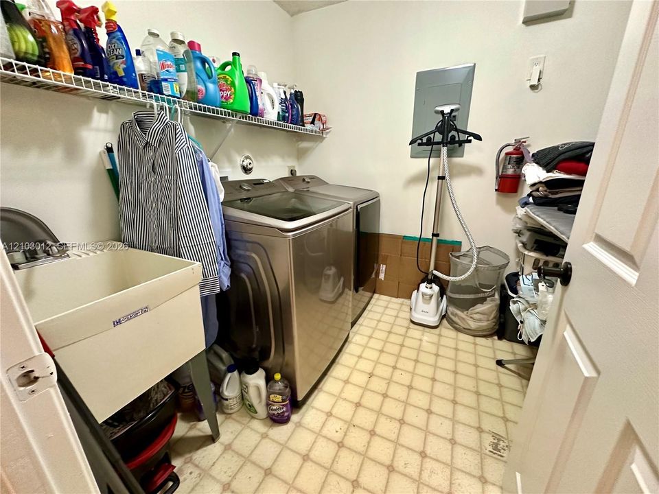 En Venta: $475,000 (3 camas, 2 baños, 1747 Pies cuadrados)