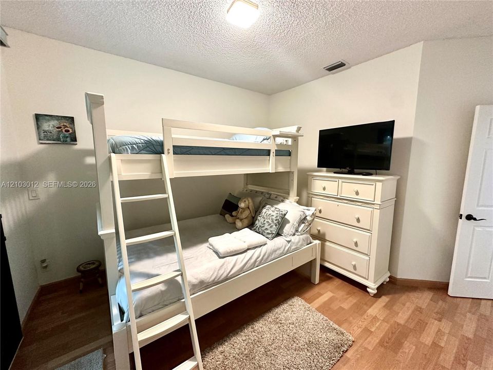 En Venta: $475,000 (3 camas, 2 baños, 1747 Pies cuadrados)