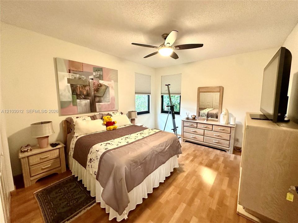 En Venta: $475,000 (3 camas, 2 baños, 1747 Pies cuadrados)