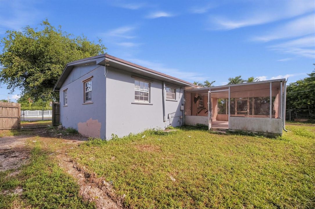 02_26438_SW_134th_Ave-Exterior-0334