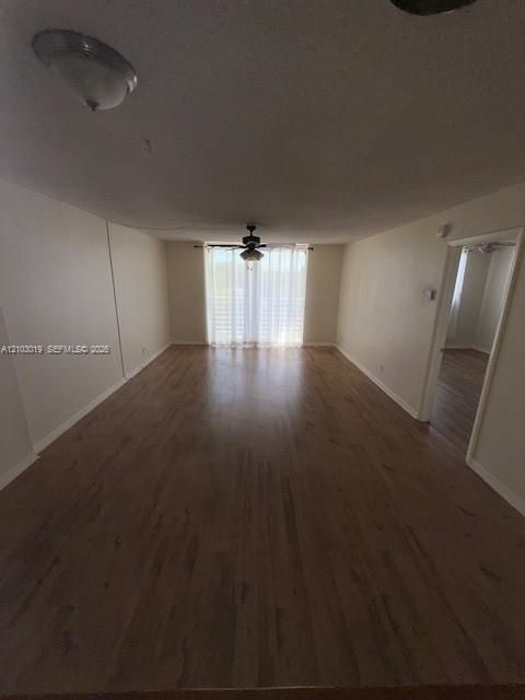 For Rent: $1,600 (1 beds, 1 baths, 940 Square Feet)
