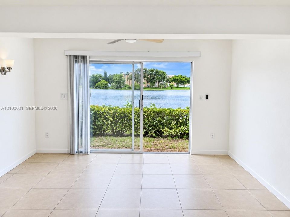В аренду: $1,900 (1 спален, 1 ванн, 1081 Квадратных фут)