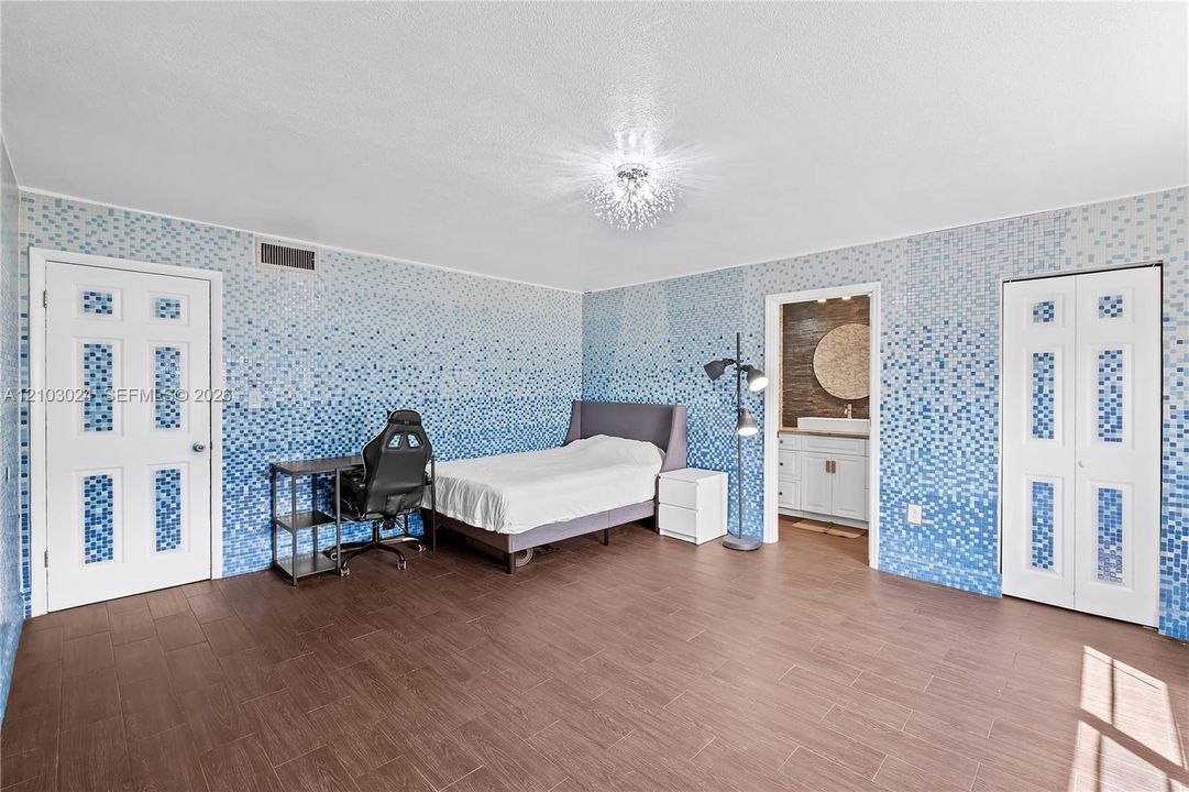 На продажу: $319,000 (2 спален, 2 ванн, 1112 Квадратных фут)