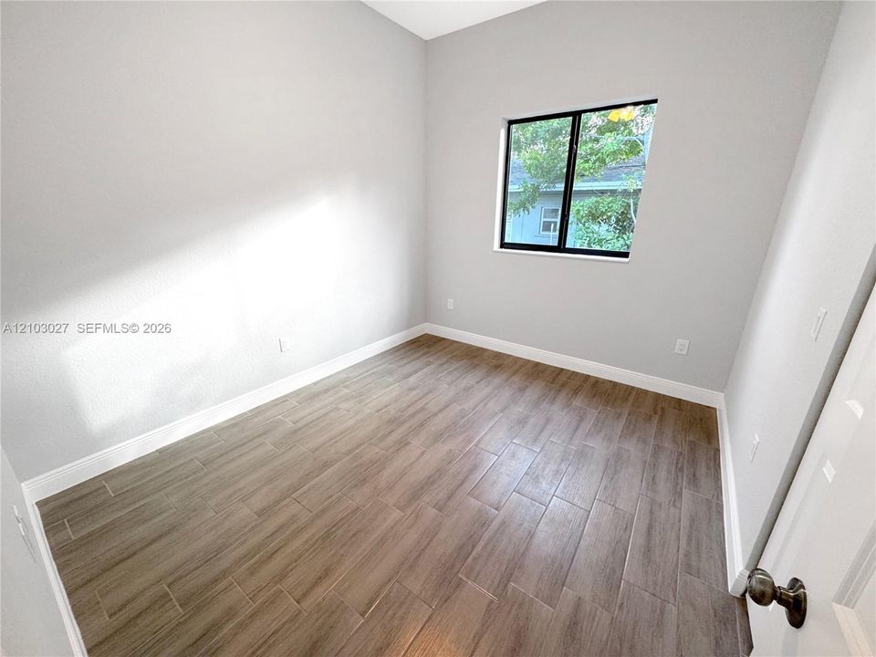 Activo con contrato: $2,895 (3 camas, 2 baños, 1500 Pies cuadrados)