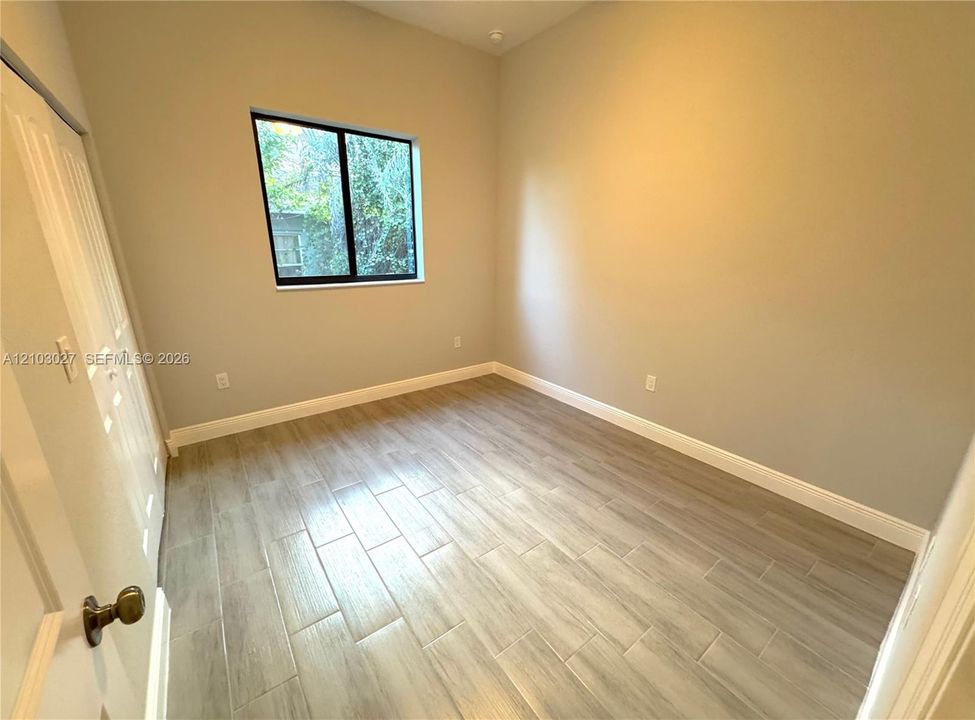 Activo con contrato: $2,895 (3 camas, 2 baños, 1500 Pies cuadrados)