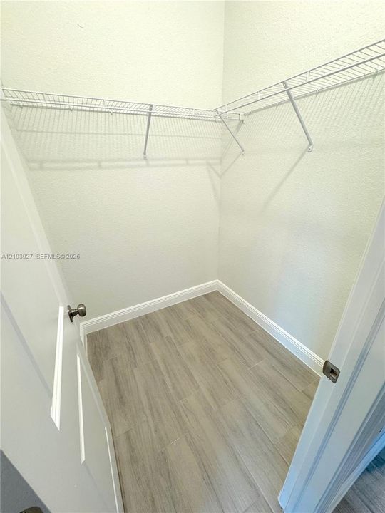 Activo con contrato: $2,895 (3 camas, 2 baños, 1500 Pies cuadrados)