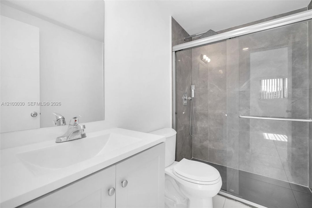 For Rent: $2,500 (3 beds, 2 baths, 1512 Square Feet)