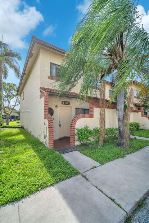For Rent: $2,500 (3 beds, 2 baths, 1512 Square Feet)